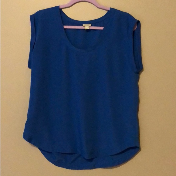 J. Crew Tops - J. Crew scoop neck cap sleeve blouse.